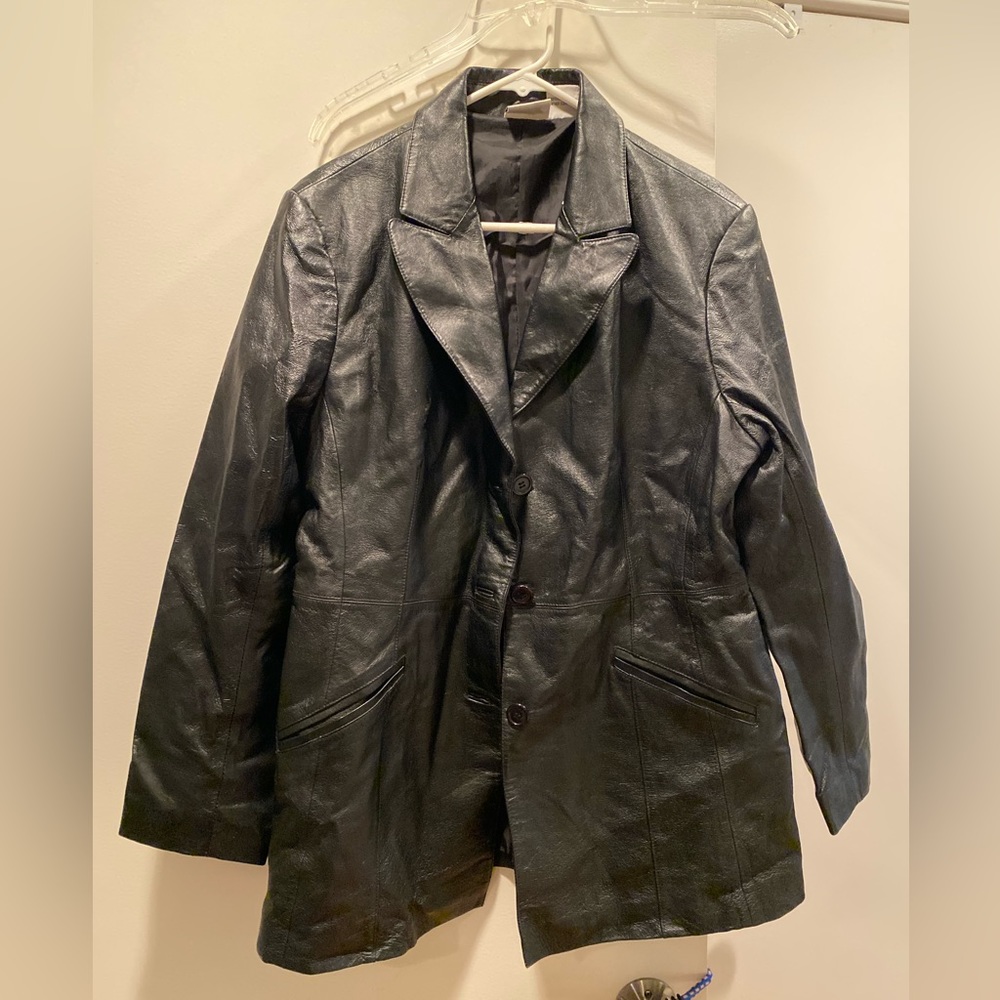 WOMANS LEATHER JACKET